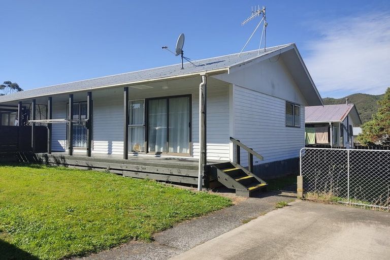Photo of property in 30 Stockdale Street, Wainuiomata, Lower Hutt, 5014