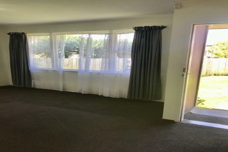 Photo of property in 1/36 Convair Crescent, Mangere, Auckland, 2022