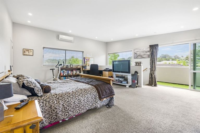 Photo of property in 10 Treetops Way, Bayview, Auckland, 0629