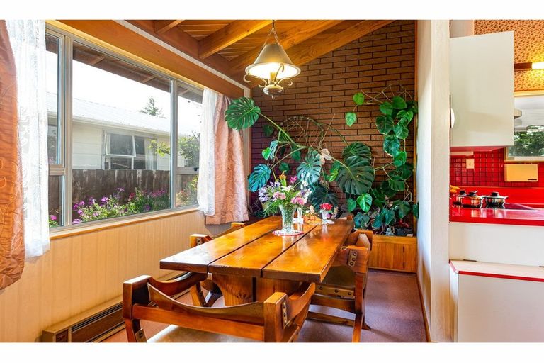 Photo of property in 58 Royal Park Drive, Parklands, Christchurch, 8083