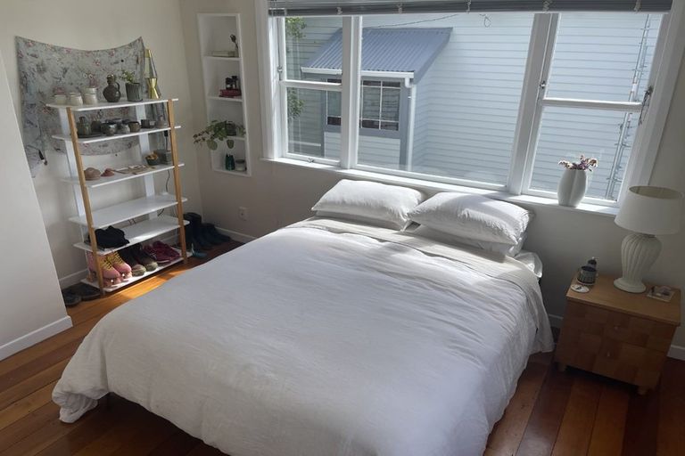 Photo of property in 39 Karepa Street, Brooklyn, Wellington, 6021