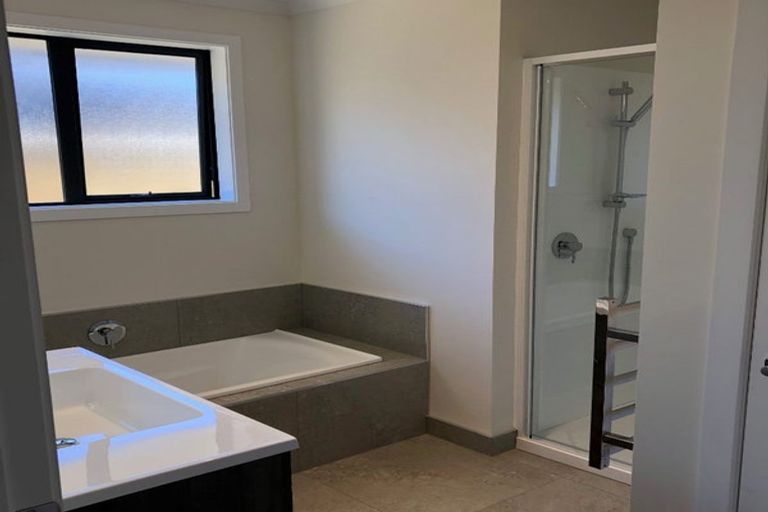 Photo of property in 8 Tapuhikura Street, Waikanae, 5036