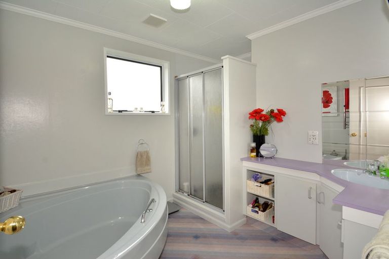 Photo of property in 1 Motu Street, Saint Clair, Dunedin, 9012