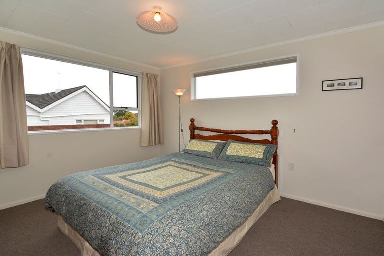 Photo of property in 1 Motu Street, Saint Clair, Dunedin, 9012