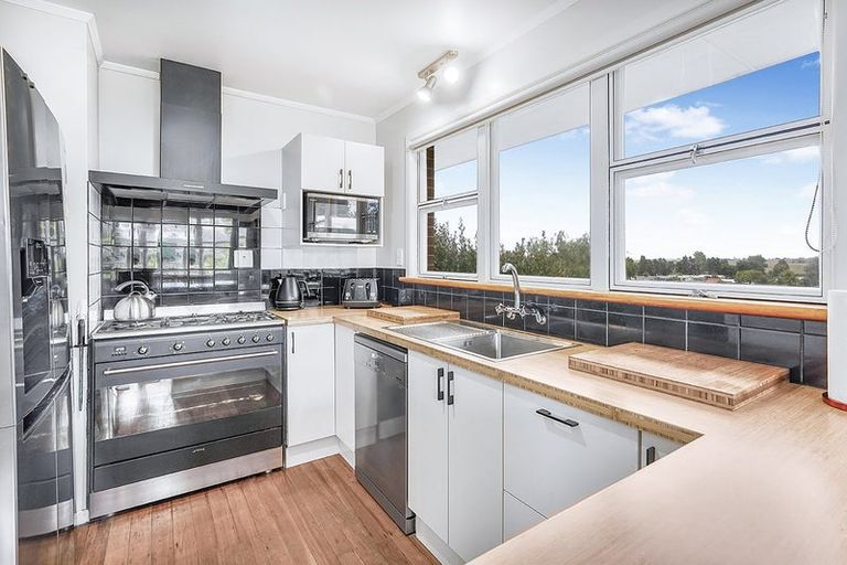 Photo of property in 107 Tuhikaramea Road, Dinsdale, Hamilton, 3204