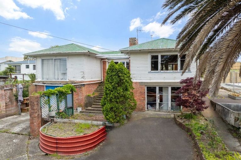 Photo of property in 48 Kelman Road, Kelston, Auckland, 0602