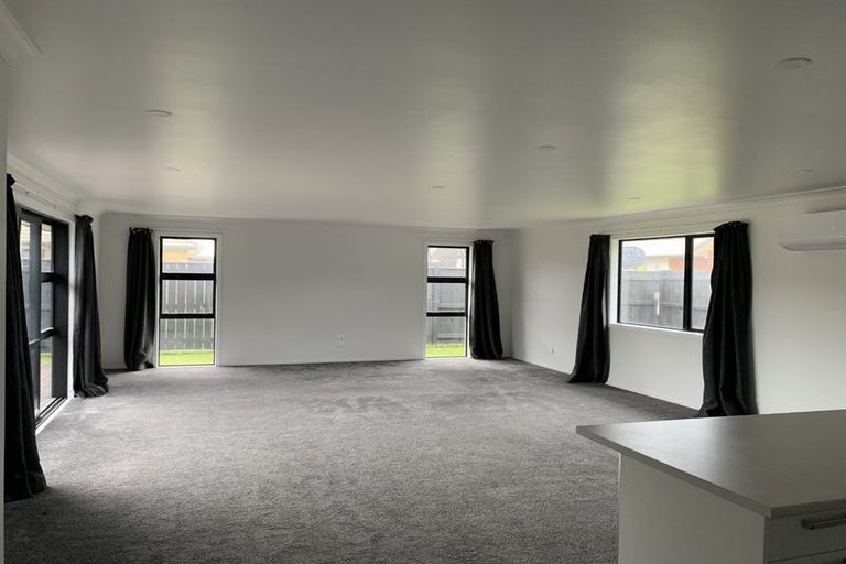 Photo of property in 19a Chestnut Close, Kelvin Grove, Palmerston North, 4414