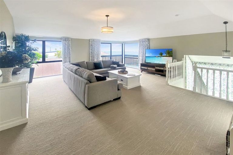 Photo of property in 76 Mount Pleasant Road, Mount Pleasant, Christchurch, 8081