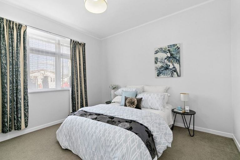 Photo of property in 9 Plunket Avenue, Petone, Lower Hutt, 5012