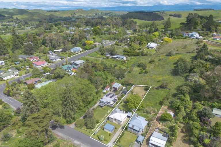 Photo of property in 18 Rose Street, Waipawa, 4210