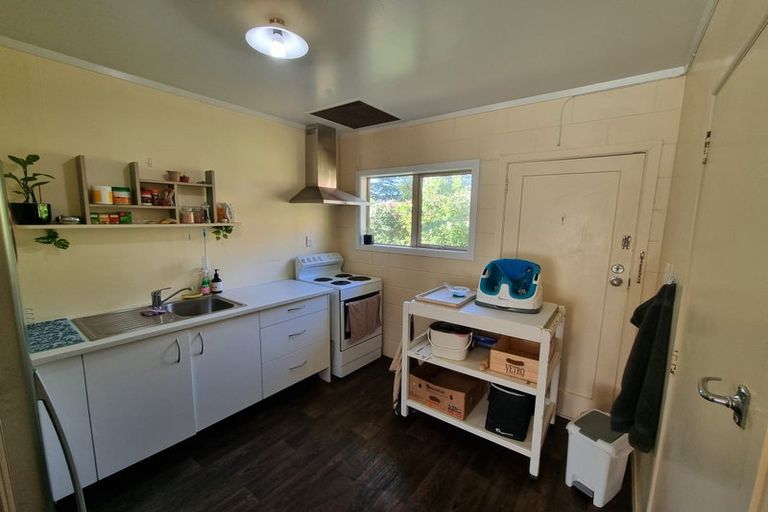 Photo of property in 2 Konini Road, Titirangi, Auckland, 0604