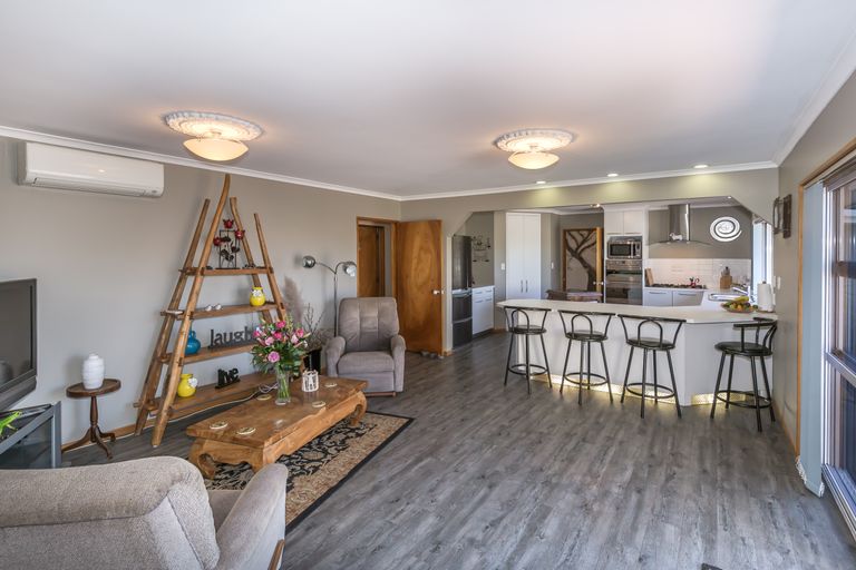 Photo of property in 125 Winters Road, Mairehau, Christchurch, 8052