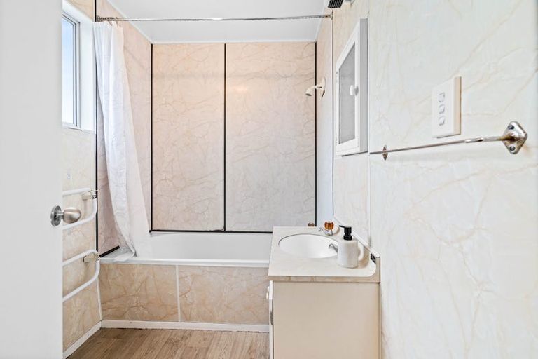 Photo of property in 3/20 Ruakaka Street, Hornby, Christchurch, 8042