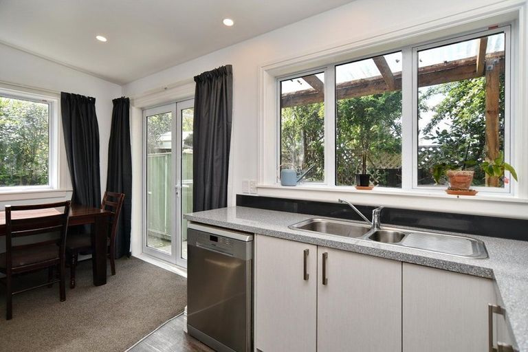 Photo of property in 98 Hargood Street, Woolston, Christchurch, 8062