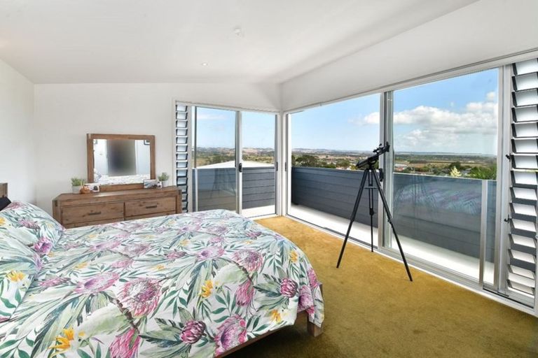 Photo of property in 77 Garfield Road, Helensville, 0800