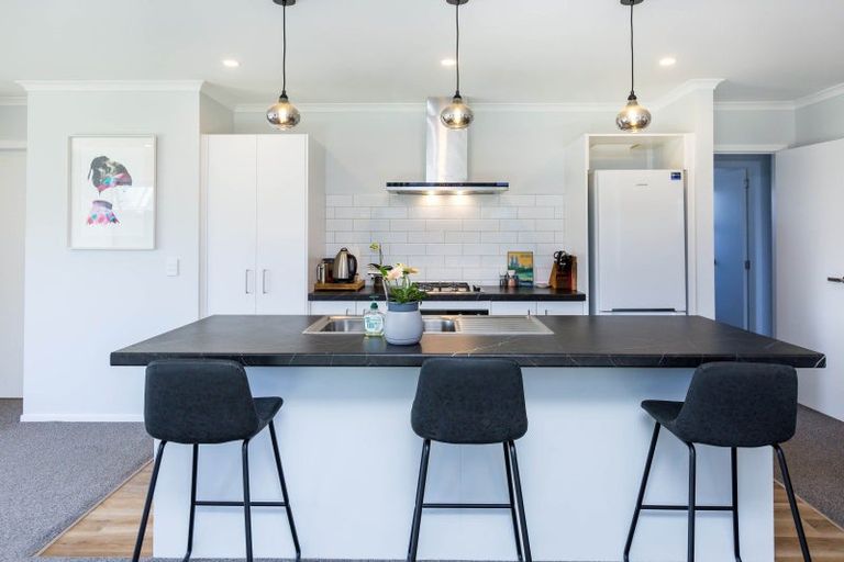 Photo of property in 16 Whitten Way, Wallaceville, Upper Hutt, 5018