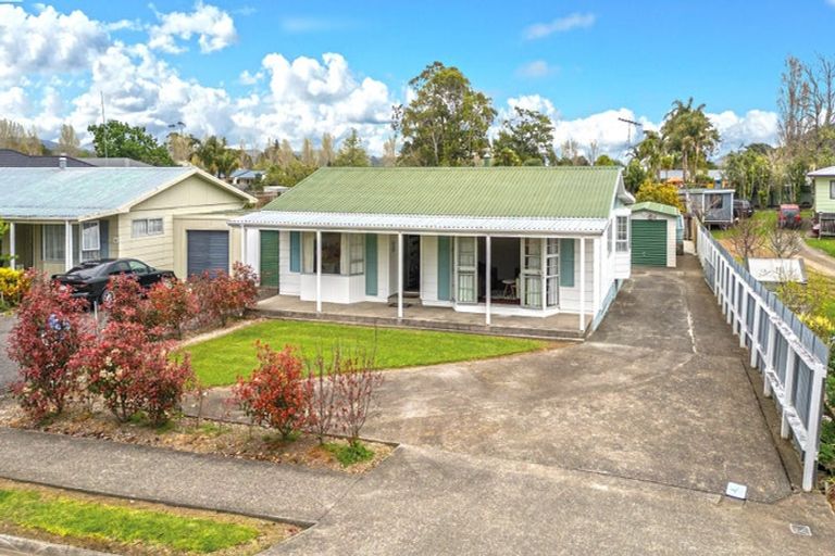 Photo of property in 35 Victoria Street, Coromandel, 3506