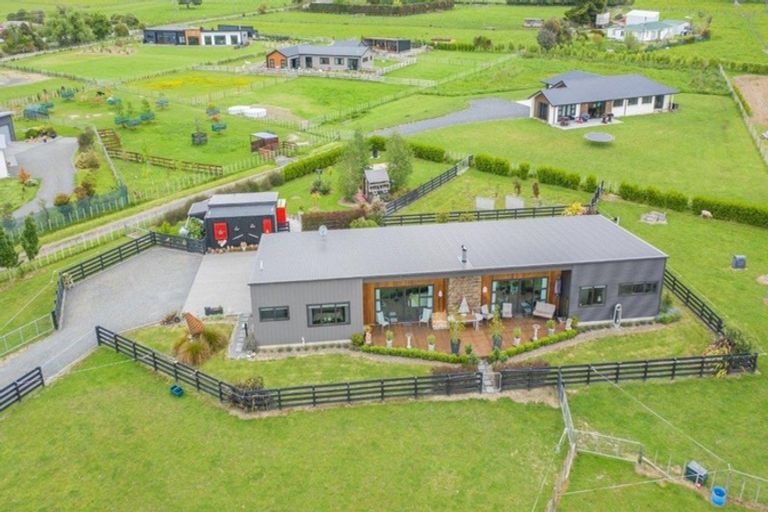 Photo of property in 126 Gladstone Road, Levin, 5571