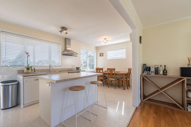 Photo of property in 36 Fairmount Road, Titirangi, Auckland, 0604