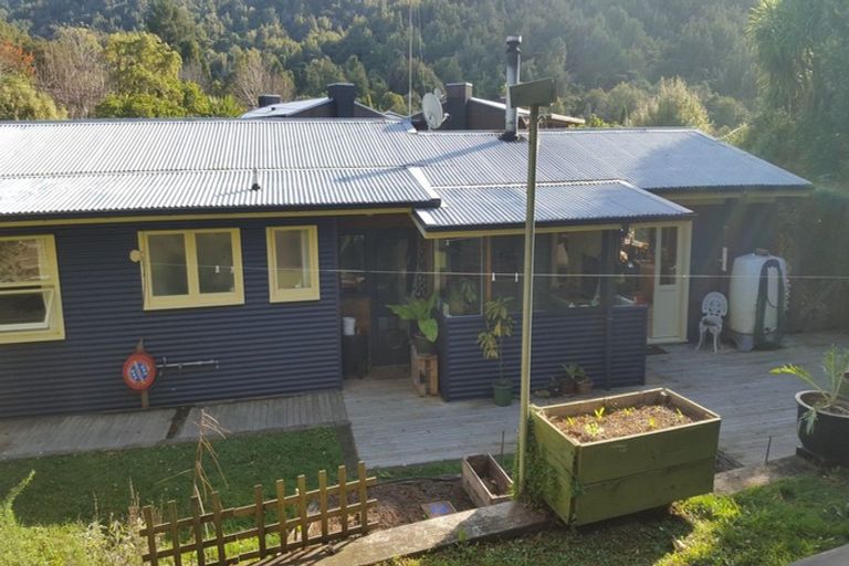 Photo of property in 4 Wattle Grove Road, Lake Okareka, Rotorua, 3076