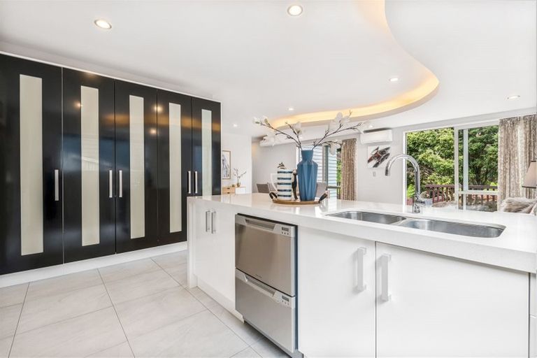 Photo of property in 7 Lucca Crescent, Flat Bush, Auckland, 2019