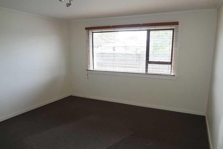 Photo of property in 111 Wainoni Road, Avondale, Christchurch, 8061