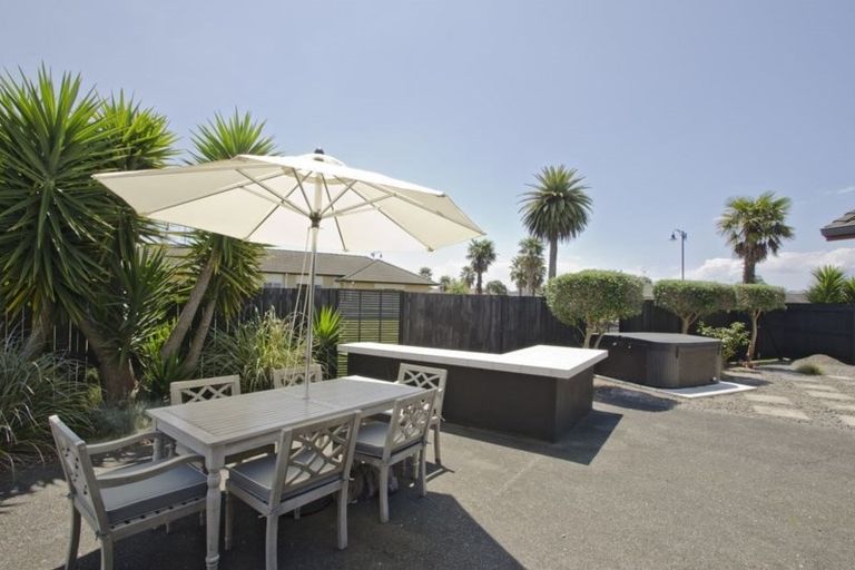 Photo of property in 174 Gravatt Road, Papamoa Beach, Papamoa, 3118