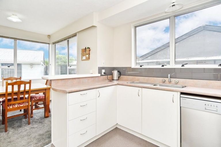 Photo of property in 19c Royal Park Drive, Parklands, Christchurch, 8083