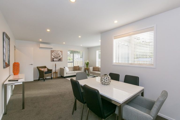 Photo of property in 27a Collins Avenue, Tawa, Wellington, 5028