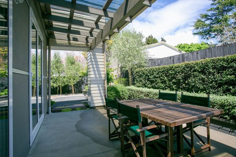 Photo of property in 49 Clare Street, Cambridge, 3434