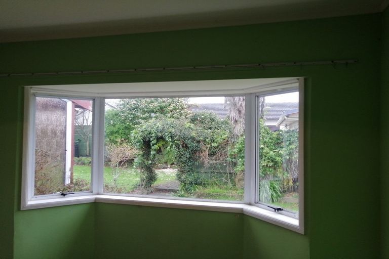 Photo of property in 2/8 Sunburst Street, Papakura, 2110