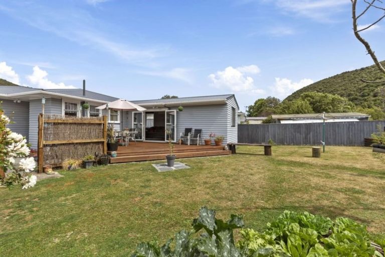 Photo of property in 51 Parenga Street, Wainuiomata, Lower Hutt, 5014