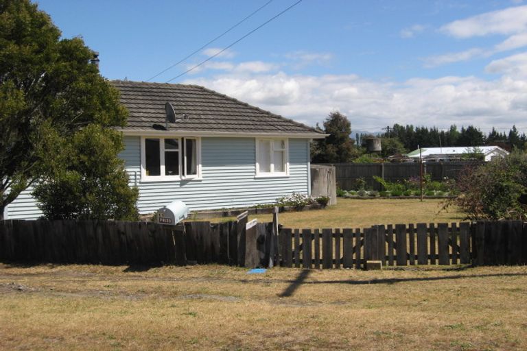 Photo of property in 11 Holton Road, Amberley, 7481