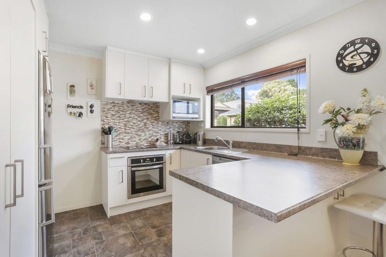 Photo of property in 2/248 Great North Road, Henderson, Auckland, 0612