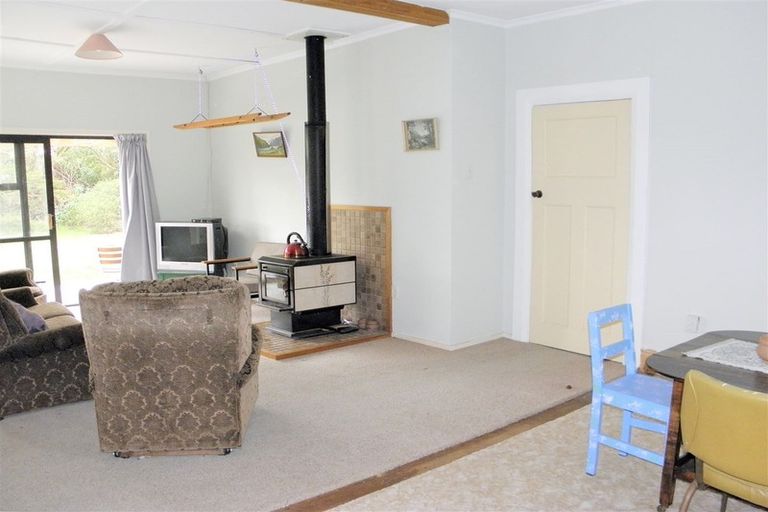 Photo of property in 77-79 Newcastle Street, Hampden, 9410