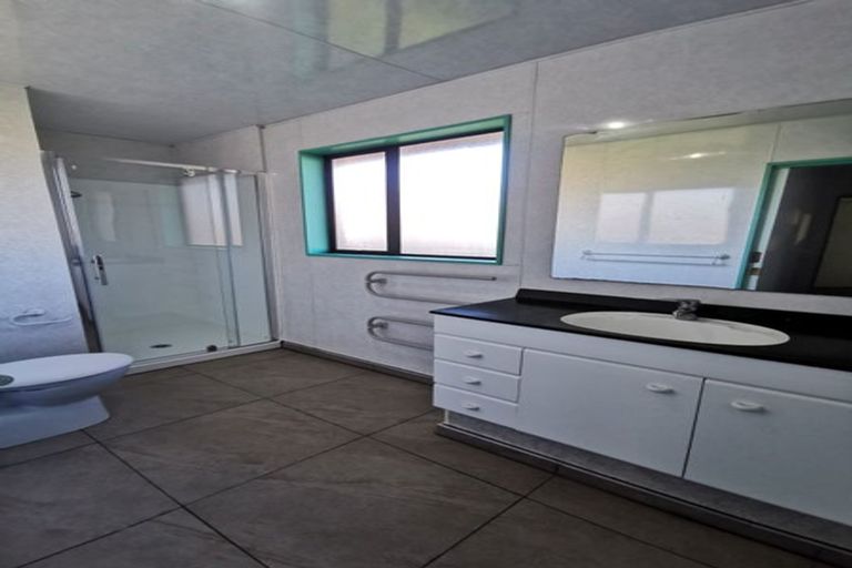 Photo of property in 64 Acacia Avenue, Upper Riccarton, Christchurch, 8041