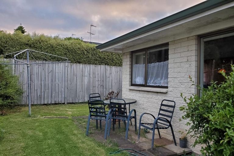 Photo of property in 2/131 Glenmore Road, Sunnyhills, Auckland, 2010