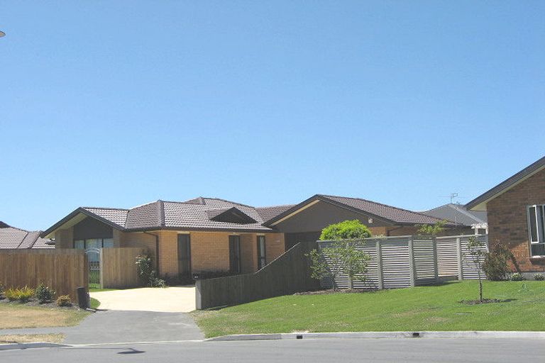 Photo of property in 20 Mataroa Place, Parklands, Christchurch, 8083
