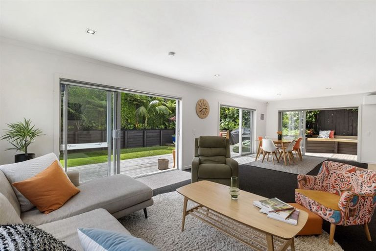 Photo of property in 7a Varlene Terrace, Forrest Hill, Auckland, 0620