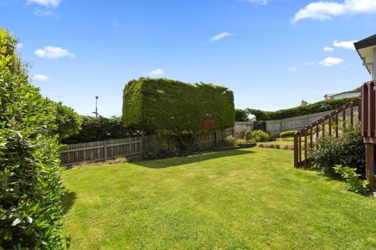 Photo of property in 128 Woodman Drive, Tawa, Wellington, 5028