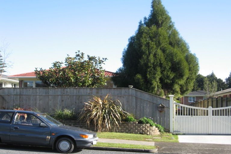 Photo of property in 8 Kahurangi Place, Hillpark, Auckland, 2102