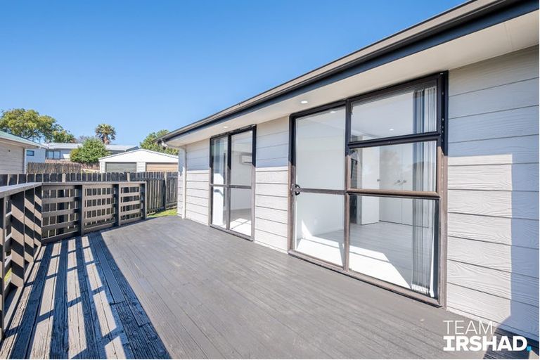 Photo of property in 176 Finlayson Avenue, Clendon Park, Auckland, 2103