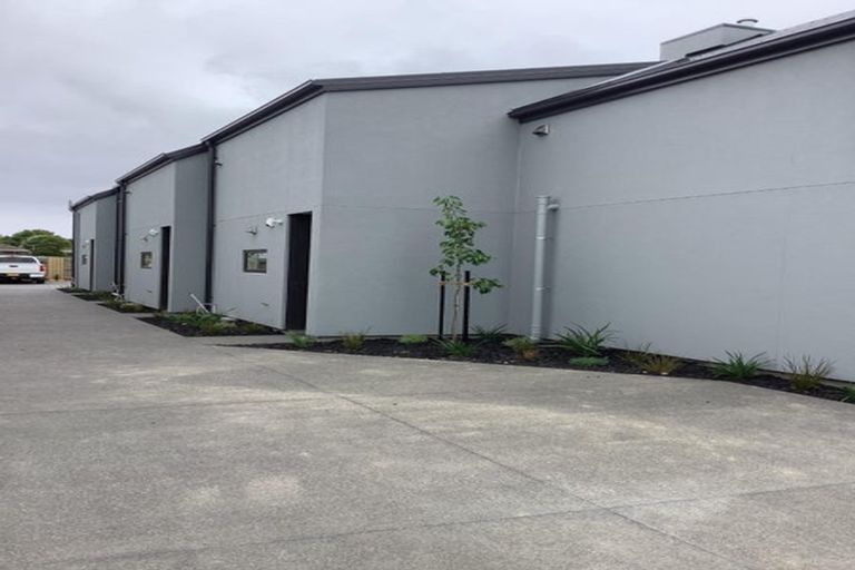 Photo of property in 2/23 Hills Road, Edgeware, Christchurch, 8013