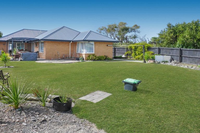 Photo of property in 22 Thistledown Place, Woolston, Christchurch, 8062