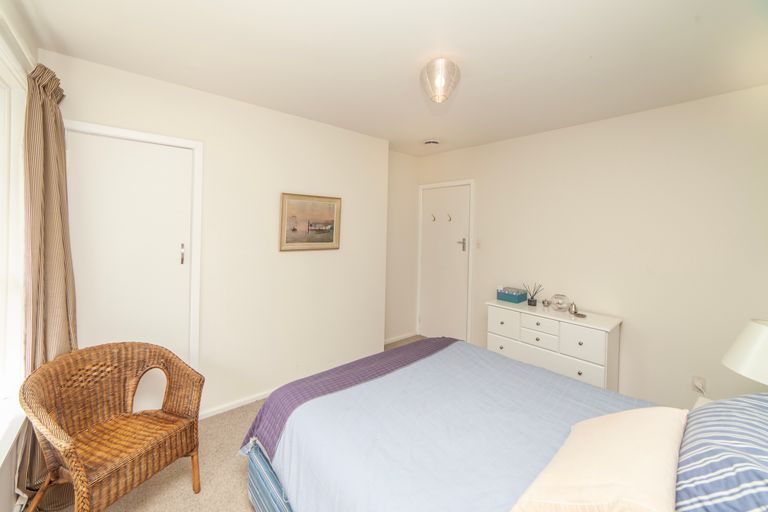 Photo of property in 5 Burrows Place, Ilam, Christchurch, 8041