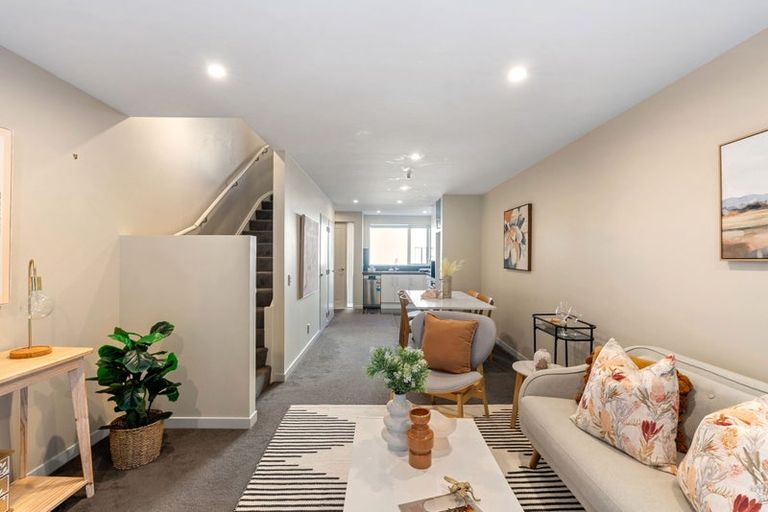 Photo of property in 9/8 Thatcher Crescent, Crofton Downs, Wellington, 6035