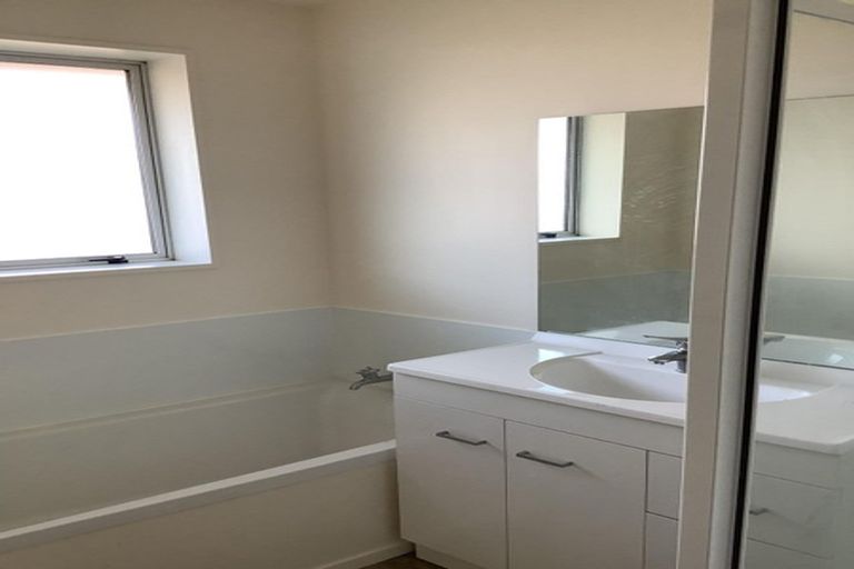 Photo of property in 2/112 Tedder Avenue, North New Brighton, Christchurch, 8083