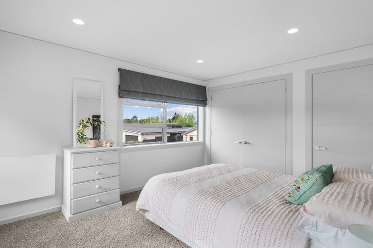 Photo of property in 8 Ruru Place, Levin, 5510