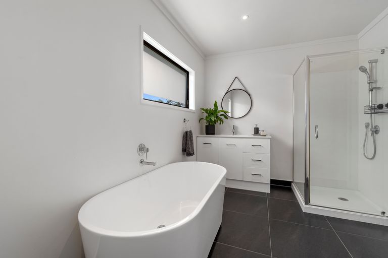 Photo of property in 54 The Avenue, Albany, Auckland, 0632