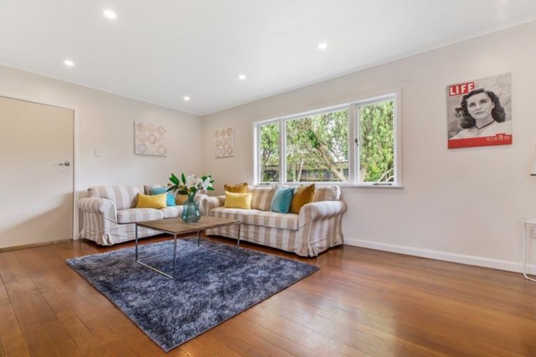 Photo of property in 1/7 Woodside Road, Massey, Auckland, 0614